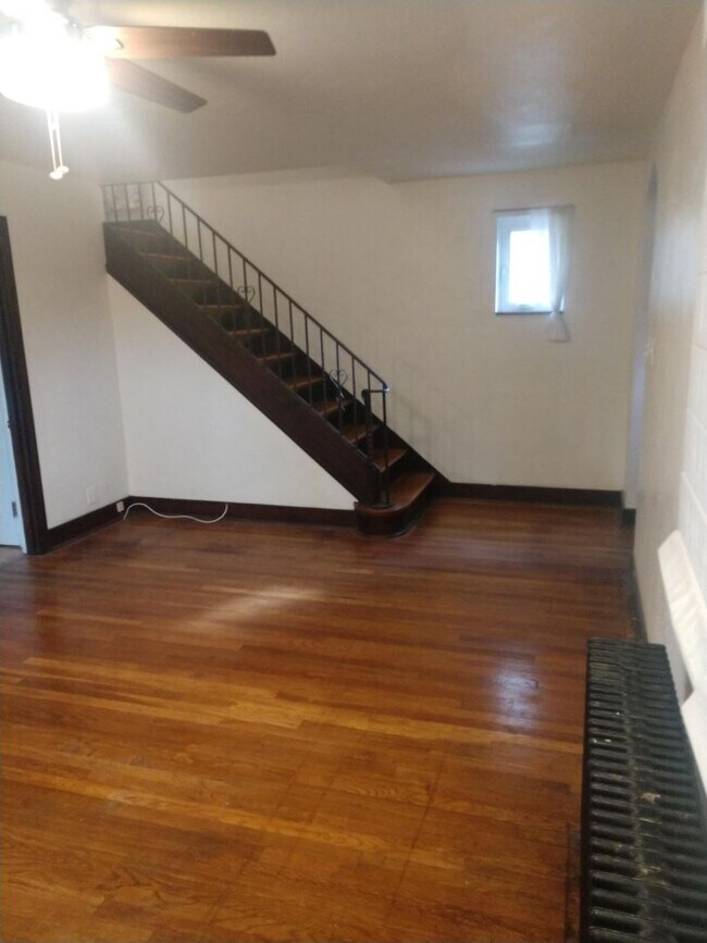 Building Photo - 239 40th St