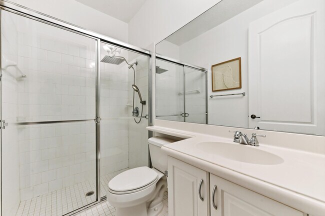 Building Photo - 642 NW 38th Cir