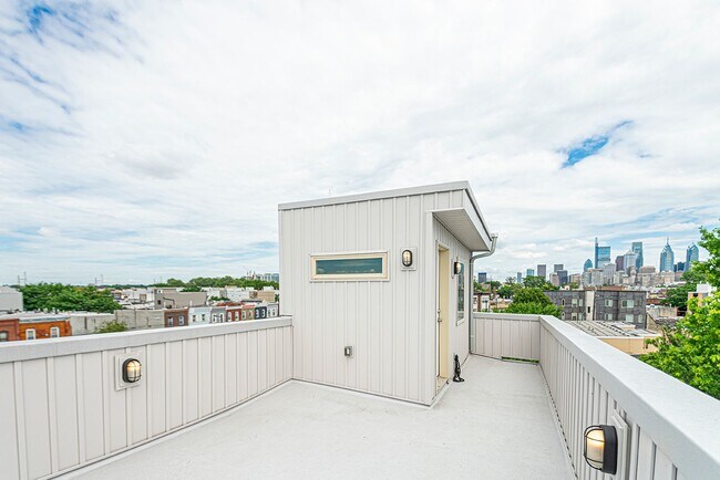 Building Photo - Four Bed Point Breeze Home