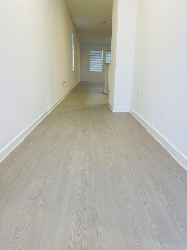 Building Photo - 12526 Mountain Daisy Rd