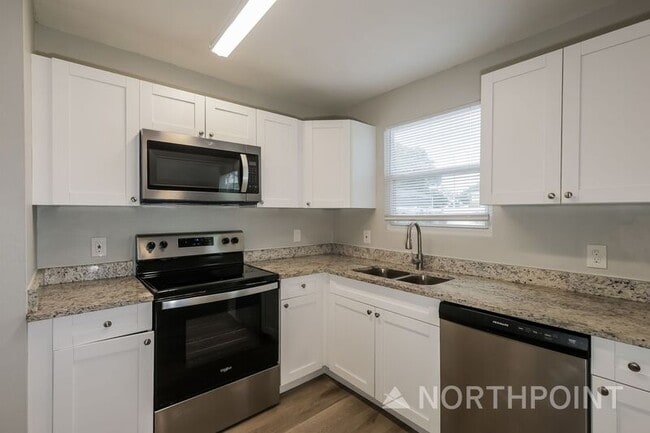 Building Photo - 7912 Allamanda Ave