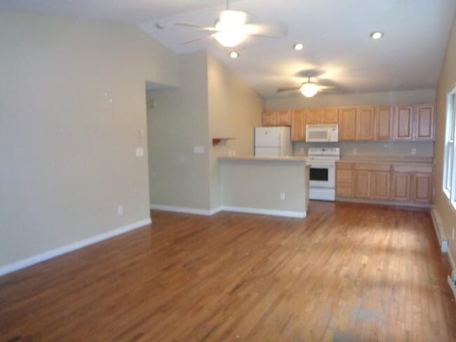 Building Photo - 134 Hemlock Dr