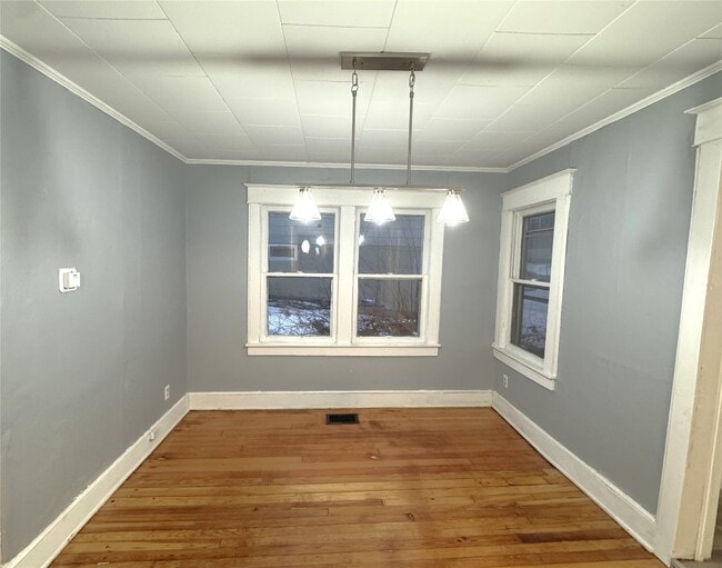 Building Photo - 306 Dehart Ave