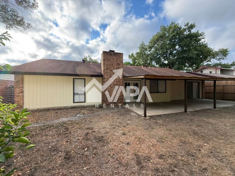 Building Photo - 13207 La Ventana St