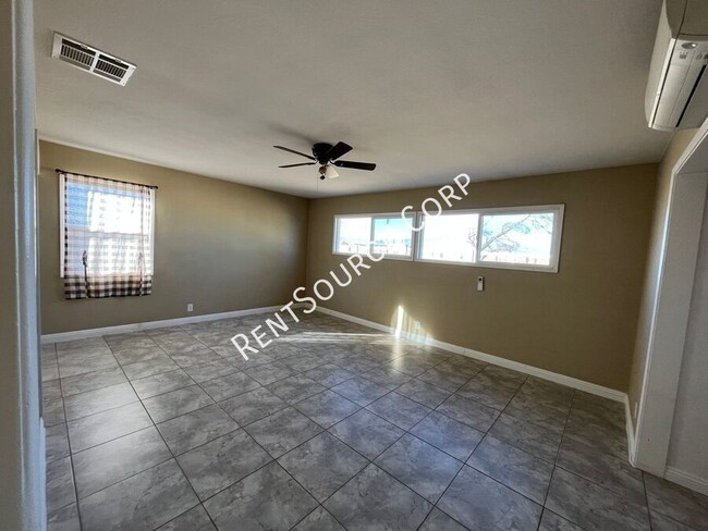 Building Photo - COMING SOON - 2 Bedroom Home For Rent in W...