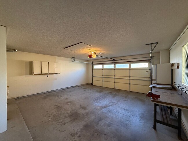 Building Photo - Orcutt Single Story Condo in The Gated Community of Creekridge Villas