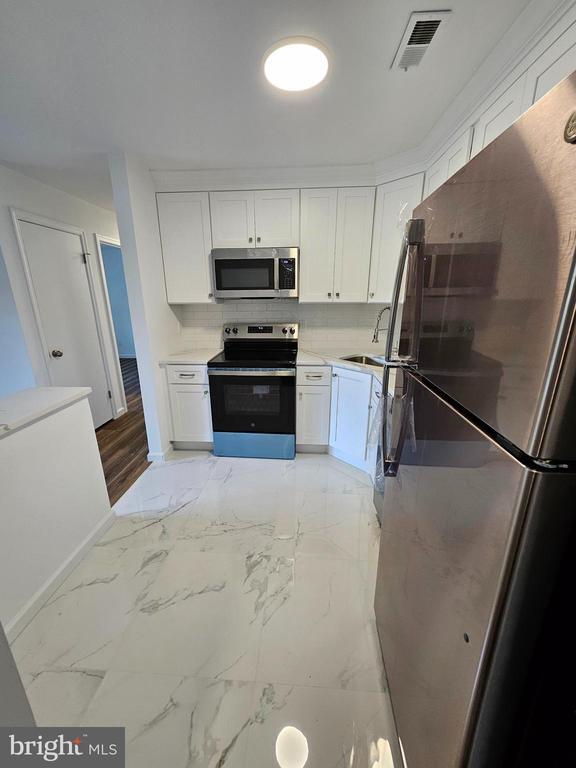 Building Photo - 1205 Maresfield