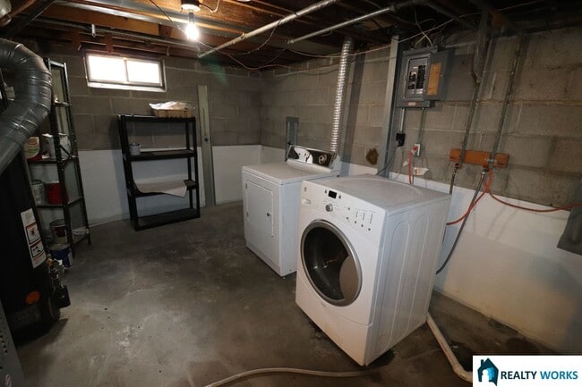 Building Photo - Adorable Two Bed One Bath Home