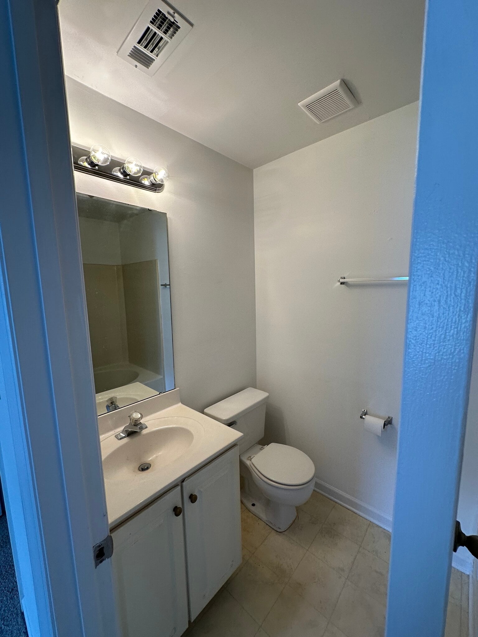 Building Photo - 40 Belhaven Dr