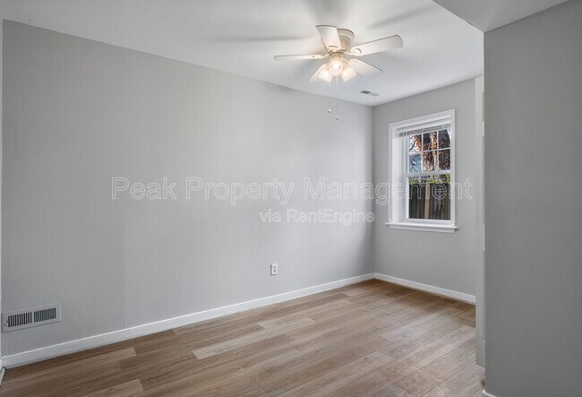 Building Photo - 612 N 32nd St