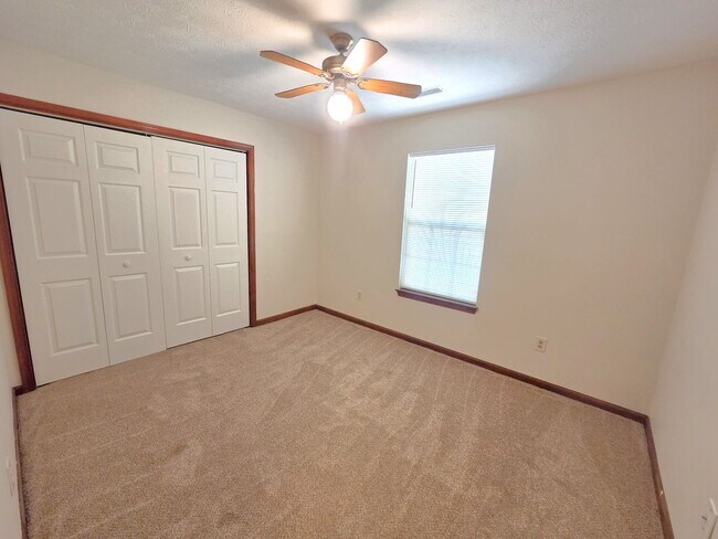 Building Photo - 10 Great Lakes Dr