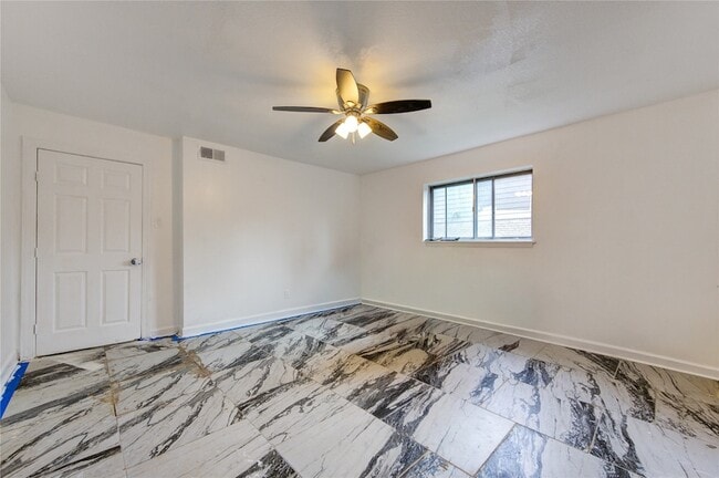 Building Photo - 2117 Willow Wisp Dr