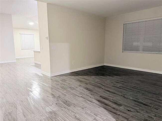 Building Photo - 2065 Camden Loop