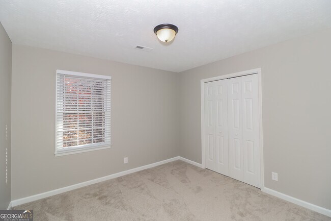 Building Photo - 130 Kellie Ln