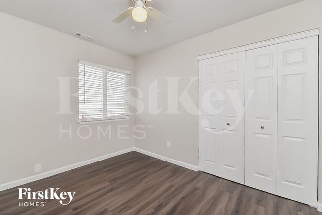 Building Photo - 5918 Vallecito Dr