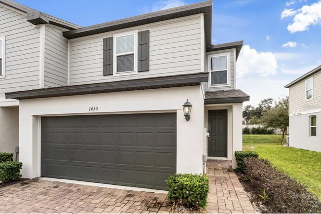 Building Photo - Charming 3-Bed Oasis in Ocoee: Spacious 1574 sq. ft. Townhouse with 2.5 Baths!