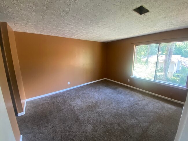 Building Photo - 8596 Creekwood Way