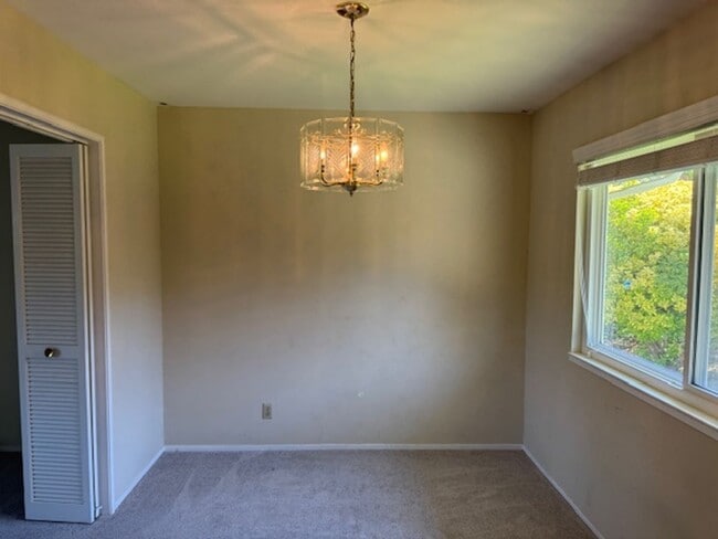 Building Photo - 4 bedroom Moraga home is now available for...