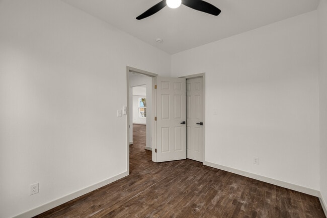 Building Photo - 1017 W Newton St