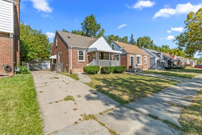Building Photo - 11419 Somerset Ave