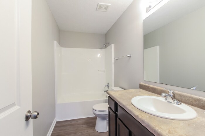 Building Photo - 224 Rolling Ridge Dr