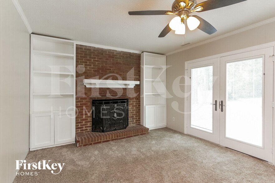 Building Photo - 6814 Elm Forest Dr