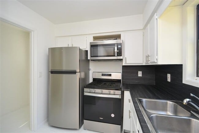 Building Photo - 160 Timber Creek Ln SW