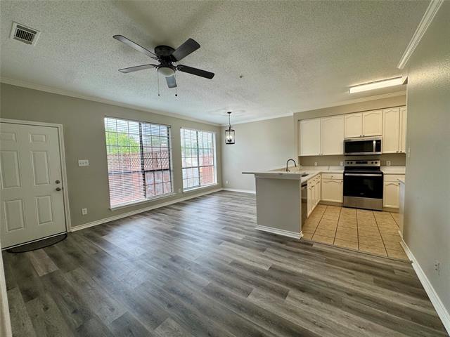Building Photo - 3500 E Park Blvd