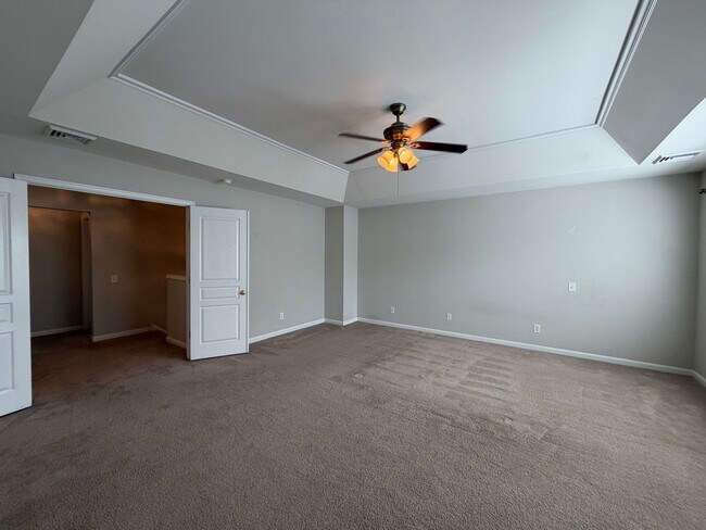 Building Photo - COMING SOON 8/8 | Spacious 3-Bedroom Townhome in Desirable Windsor Ridge