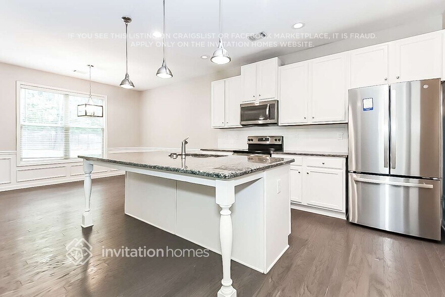 Building Photo - 2175 Black Pebble Cir