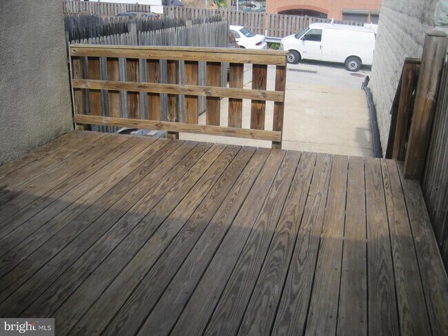 Building Photo - 1404 Woodall St
