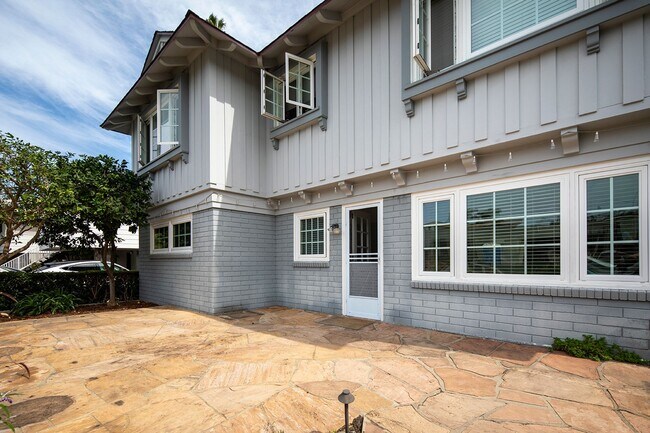 Building Photo - *OPEN HOUSE: 9/28 10-11AM* 2BD/1BA in La J...