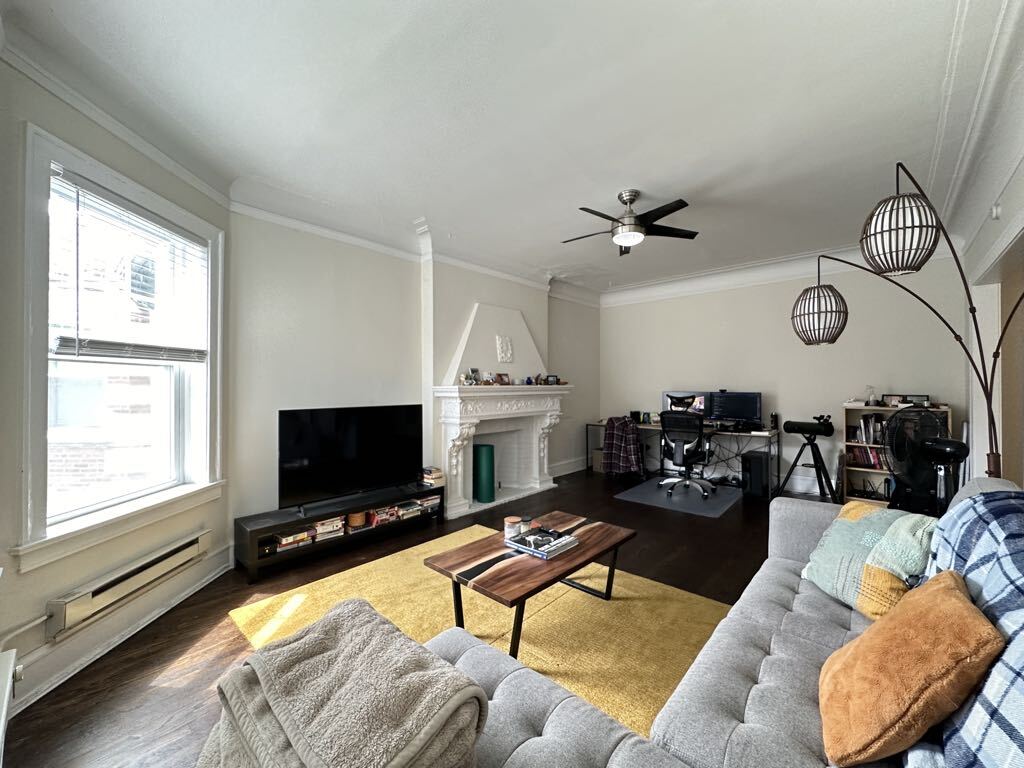 Building Photo - 327 Kedzie St