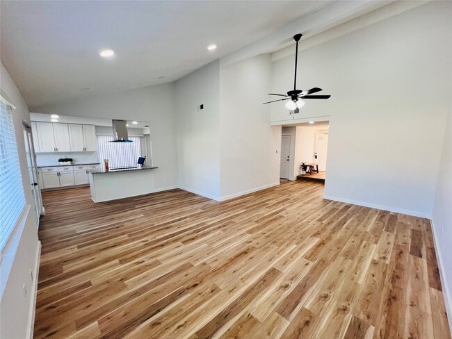 Building Photo - 9614 Ravensworth Dr