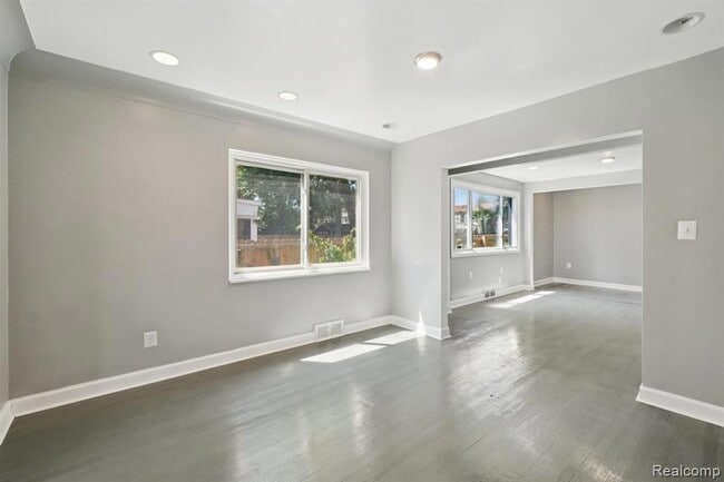 Building Photo - 19211 Birwood St
