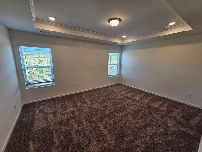 Building Photo - Like New townhome in Monroe!