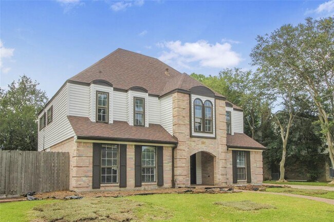 Building Photo - 15102 Torry Pines Rd
