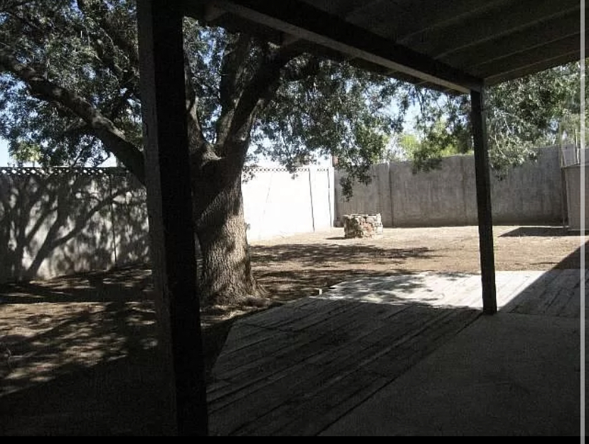 Building Photo - 1703 S Hardy Dr