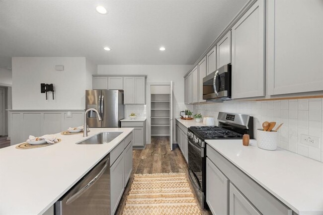 Building Photo - 100 Deserti Rd