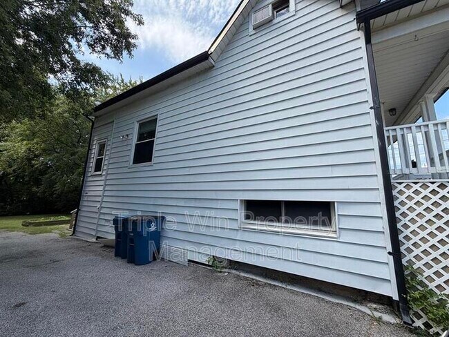 Building Photo - 7790 Folk Ave