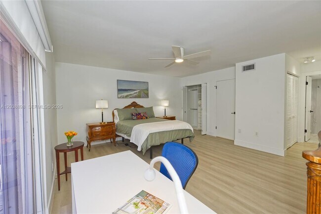 Building Photo - 5838 SW 74th Terrace