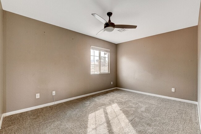 Building Photo - 4 bedroom cul-de-sac home in Henderson!