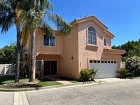 Building Photo - Welcome to this stunning 3-bedroom, 2.5-ba...