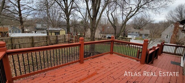 Building Photo - 1009 NE 99th St