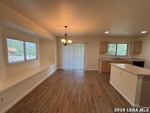 Building Photo - 8214 Chestnut Manor Dr