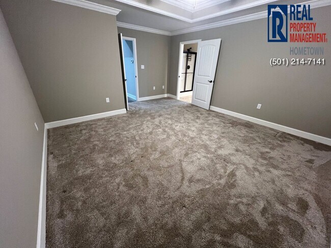 Building Photo - 527 Reuben Dr