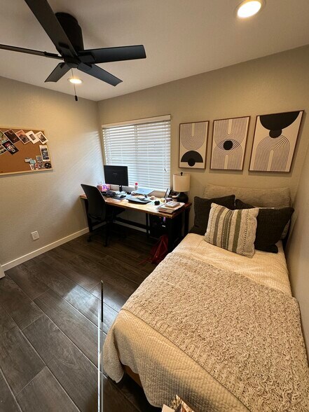 Building Photo - 12411 Silkleaf Ave