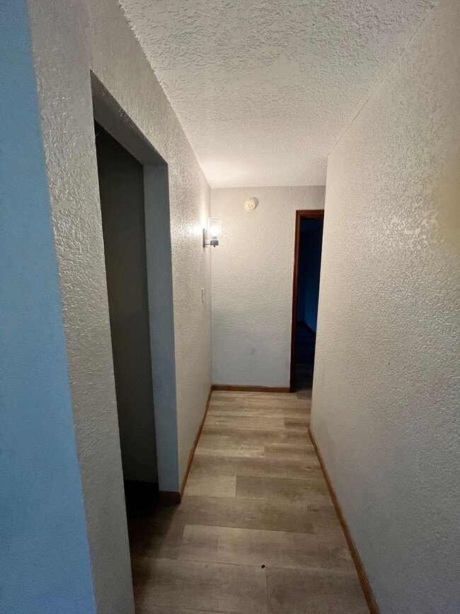 Building Photo - 3 Bedroom House!!!!