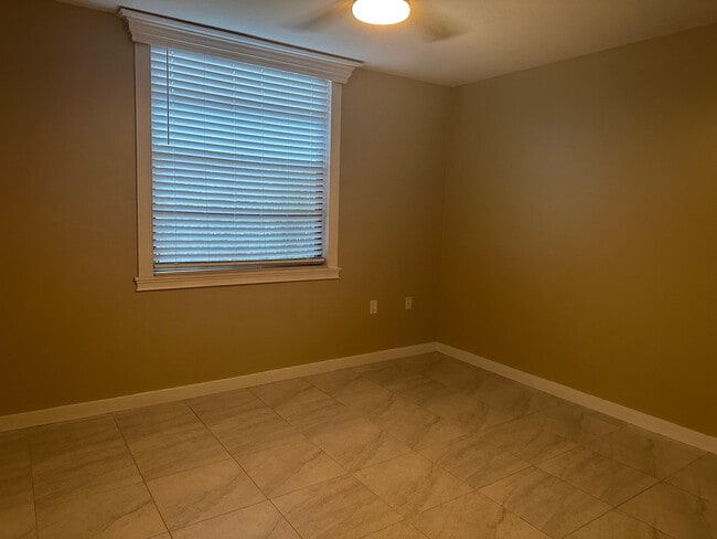 Building Photo - 1717 Whitehall Dr