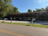 Building Photo - 516 E Red Bud Rd